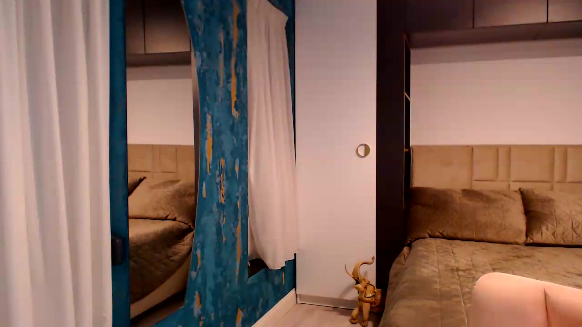 Gallery image thumbnail from D_y_y's myfreecams stream on, 06/26/2026, 05:00 image 9 of 20