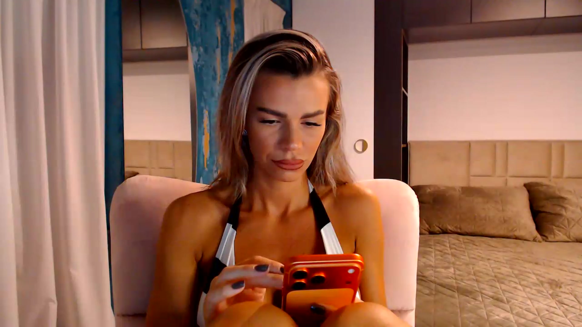 Gallery image thumbnail from D_y_y's myfreecams stream on, 06/28/2026, 05:13 image 15 of 20