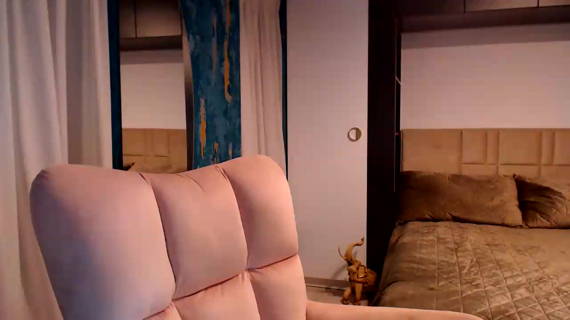 Gallery image thumbnail from D_y_y's myfreecams stream on, 07/03/2026, 05:02 image 18 of 20