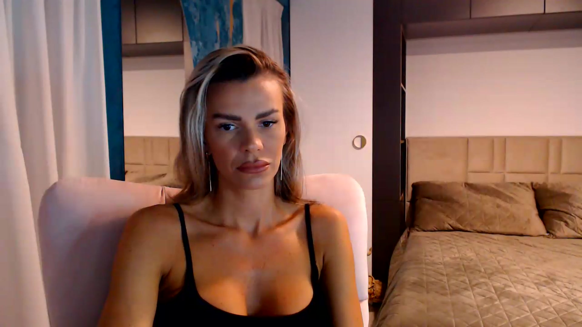 Gallery image thumbnail from D_y_y's myfreecams stream on, 07/07/2026, 04:51 image 10 of 20
