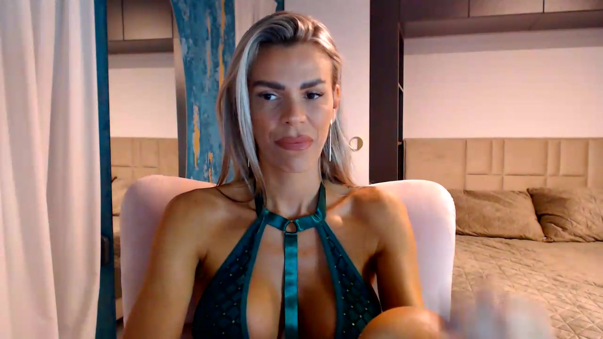Gallery image thumbnail from D_y_y's myfreecams stream on, 07/08/2026, 05:21 image 14 of 20
