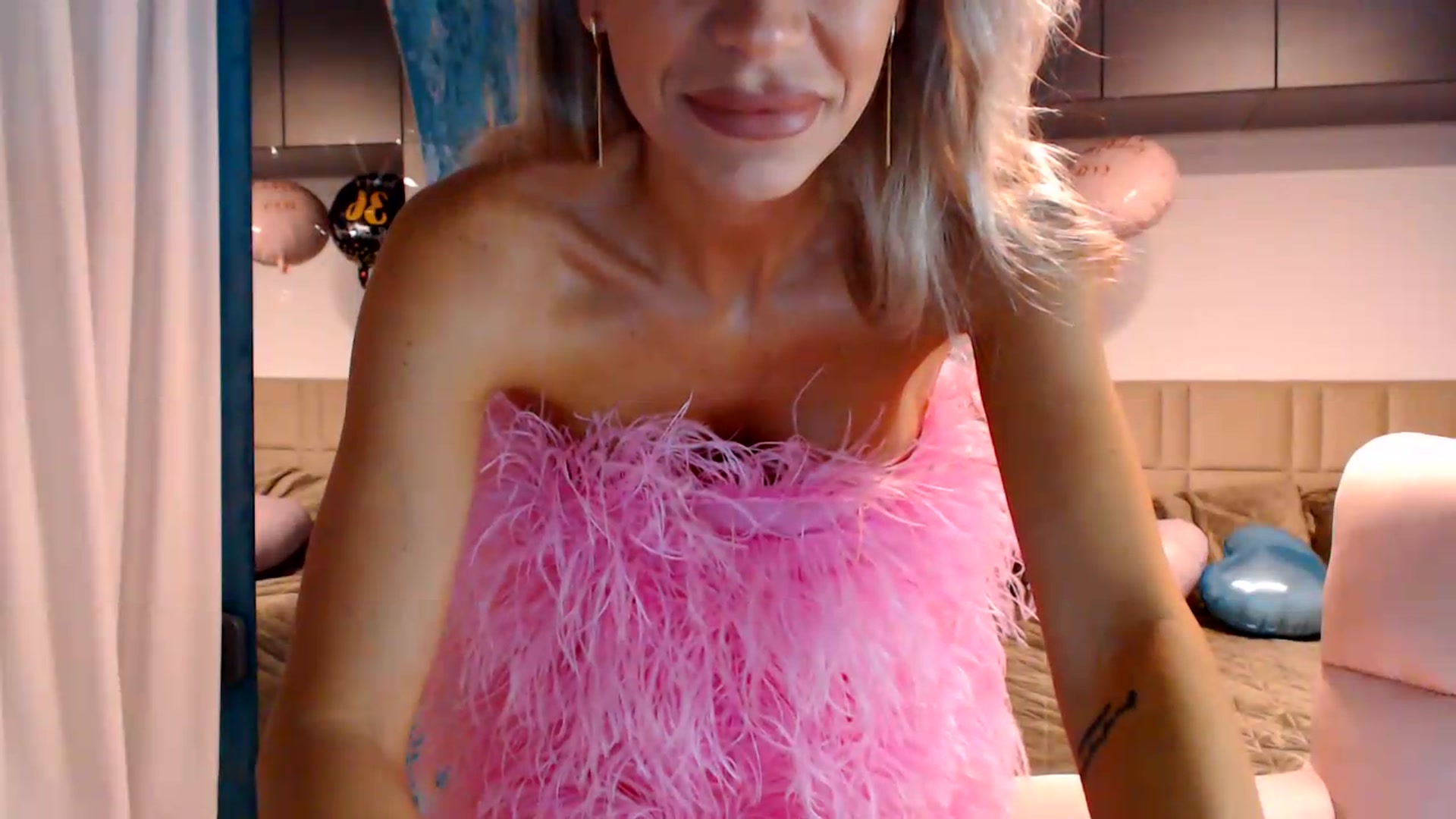 Gallery image thumbnail from D_y_y's myfreecams stream on, 07/19/2026, 05:30 image 2 of 20