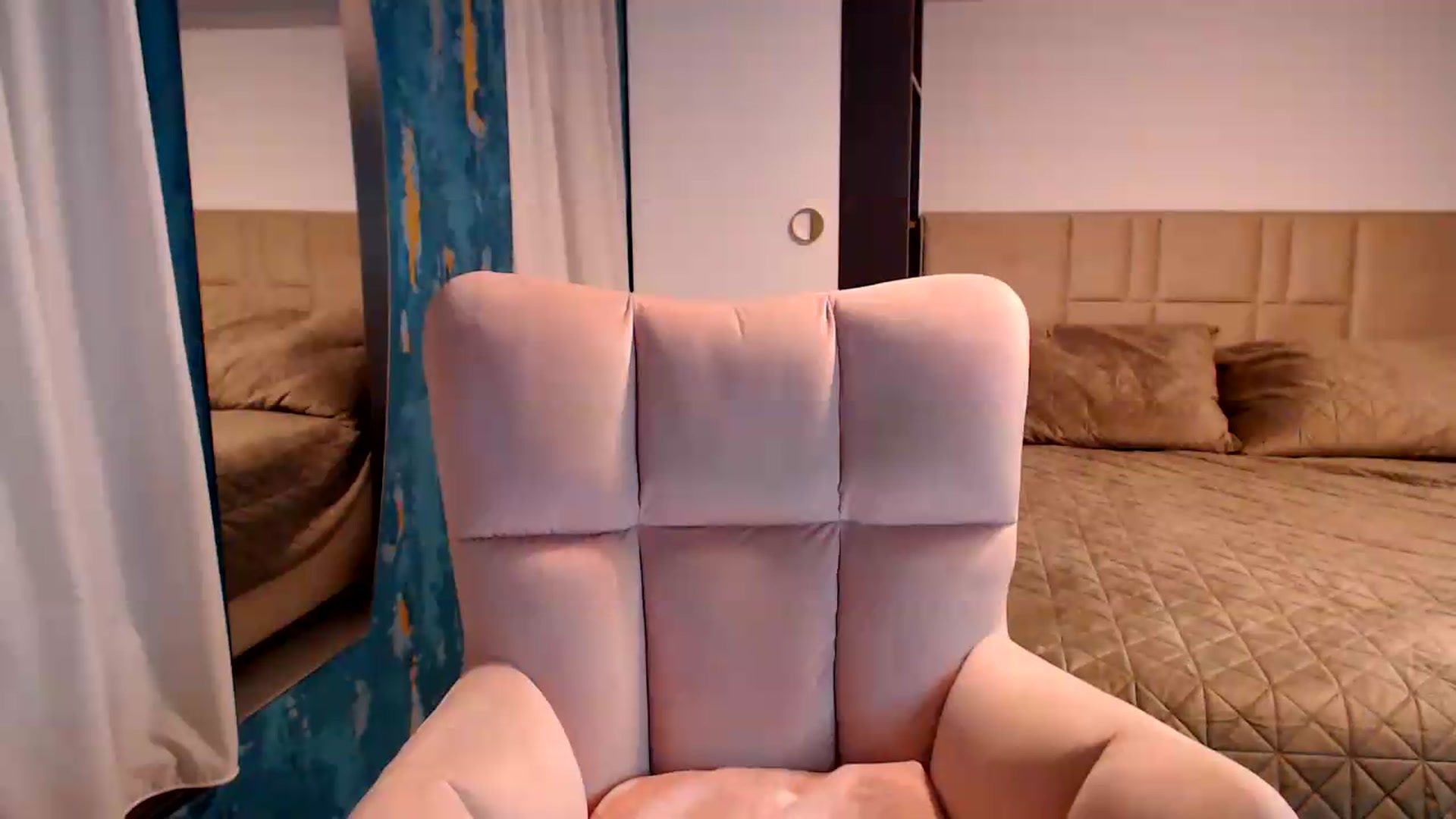 Gallery image thumbnail from D_y_y's myfreecams stream on, 07/22/2026, 05:45 image 9 of 20