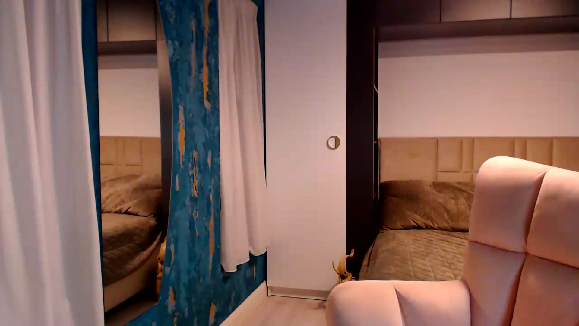 Gallery image thumbnail from D_y_y's myfreecams stream on, 07/22/2026, 05:45 image 13 of 20