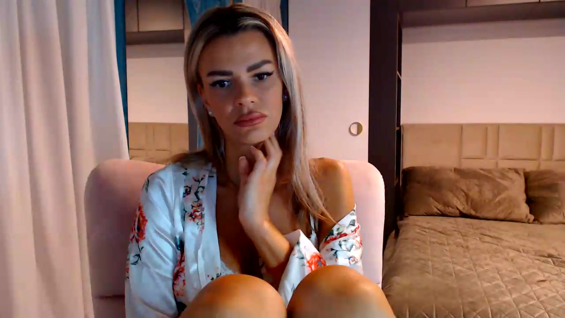 Gallery image thumbnail from D_y_y's myfreecams stream on, 07/27/2026, 05:01 image 19 of 20