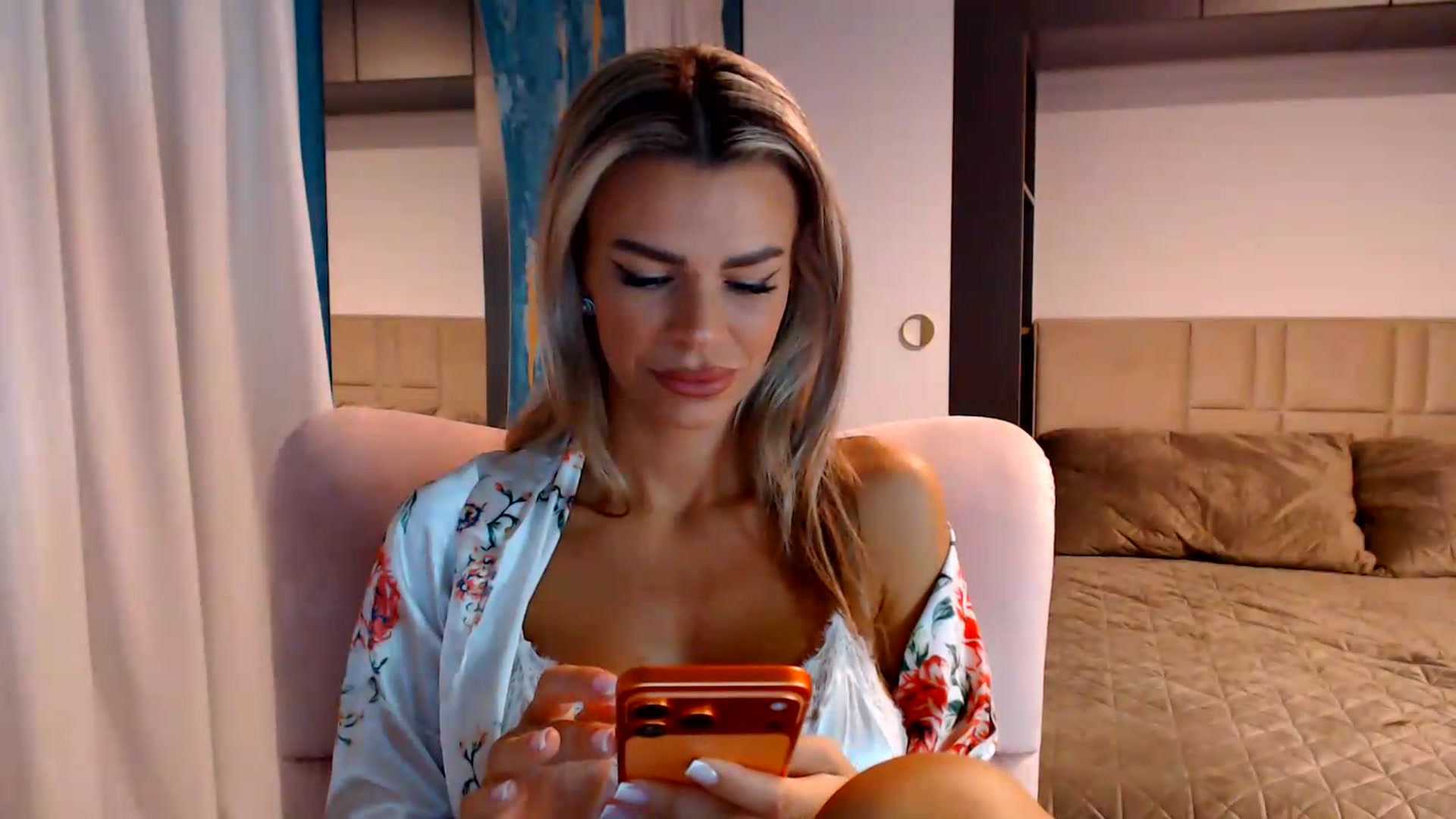 Gallery image thumbnail from D_y_y's myfreecams stream on, 07/27/2026, 05:01 image 16 of 20
