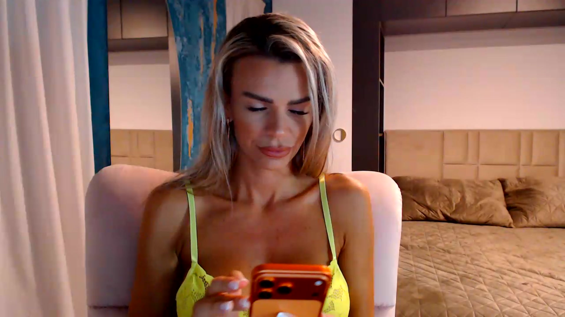 Gallery image thumbnail from D_y_y's myfreecams stream on, 07/31/2026, 04:55 image 17 of 20