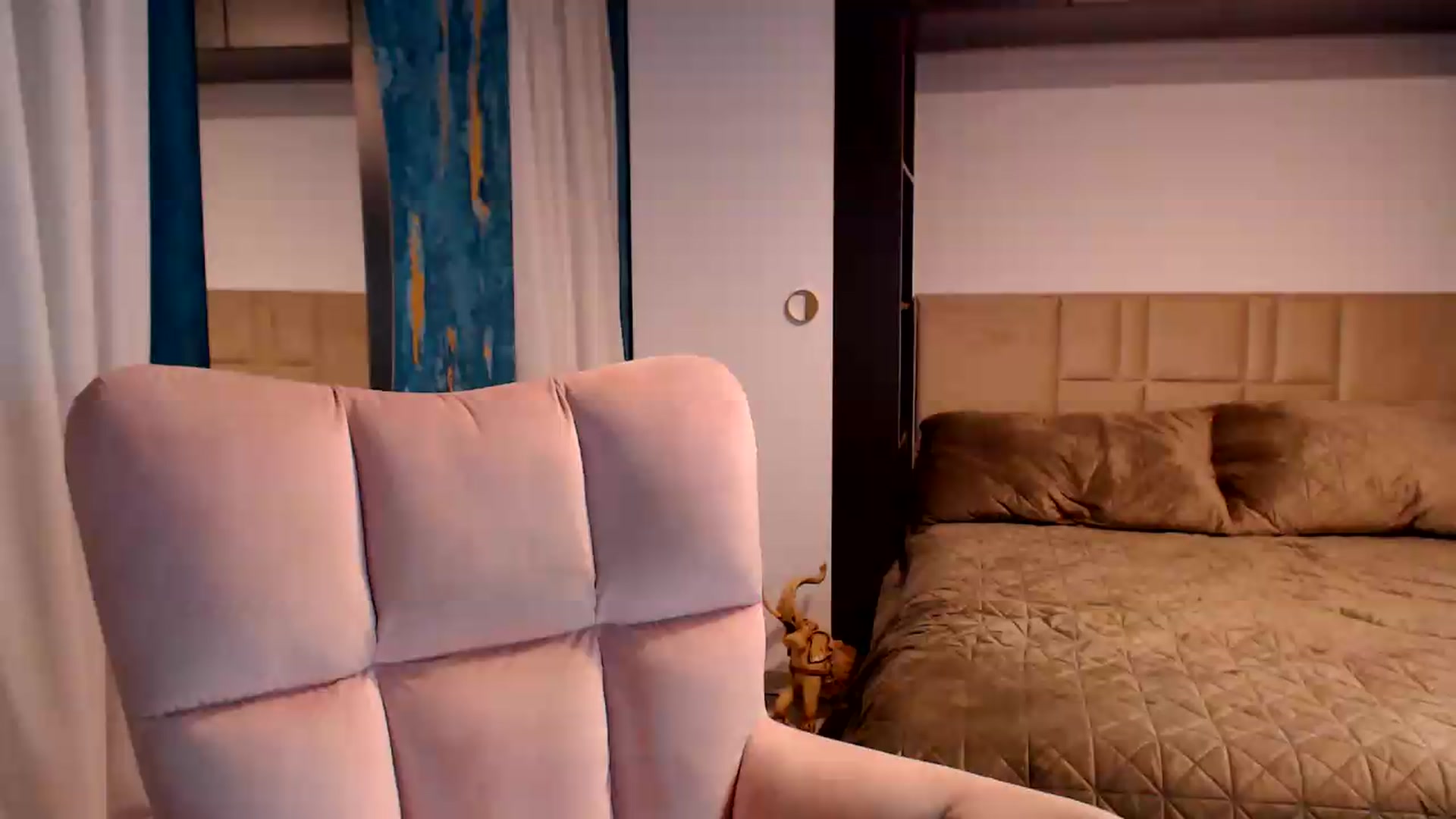 Gallery image thumbnail from D_y_y's myfreecams stream on, 08/01/2026, 06:31 image 8 of 20