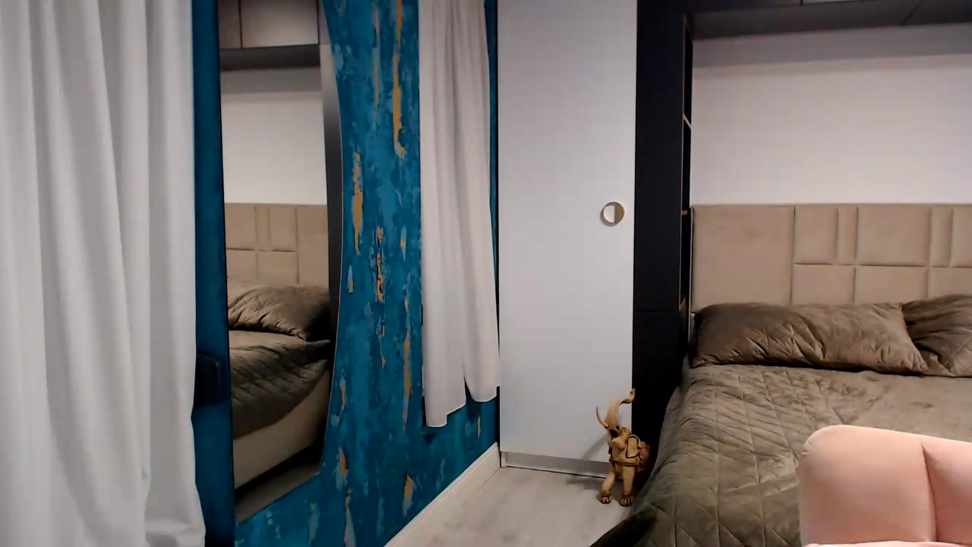 Gallery image thumbnail from D_y_y's myfreecams stream on, 08/05/2026, 05:08 image 3 of 20