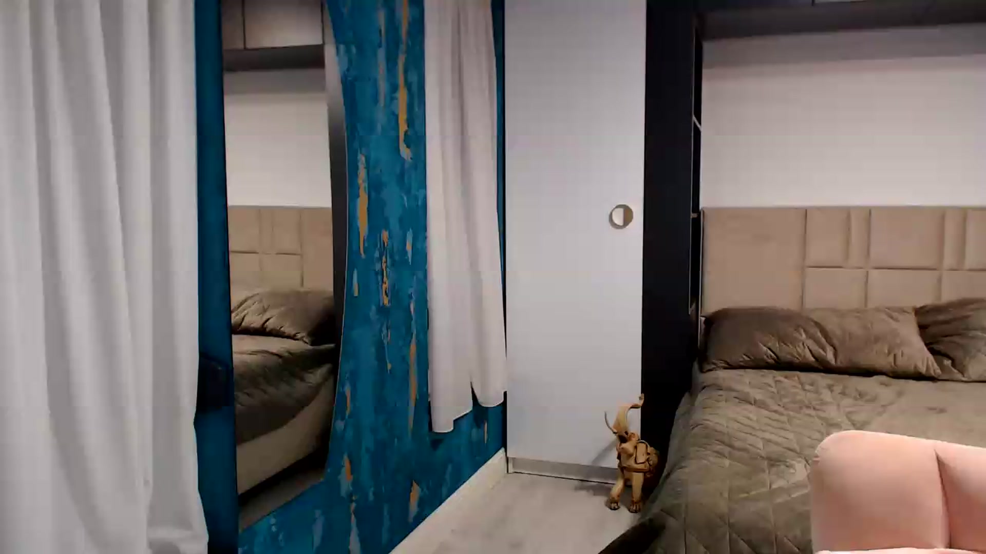 Gallery image thumbnail from D_y_y's myfreecams stream on, 08/05/2026, 05:08 image 4 of 20