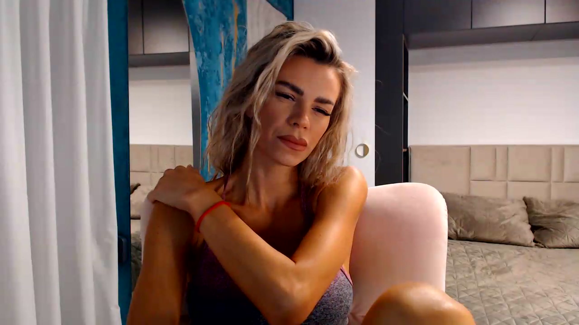 Gallery image thumbnail from D_y_y's myfreecams stream on, 08/10/2026, 04:58 image 7 of 20