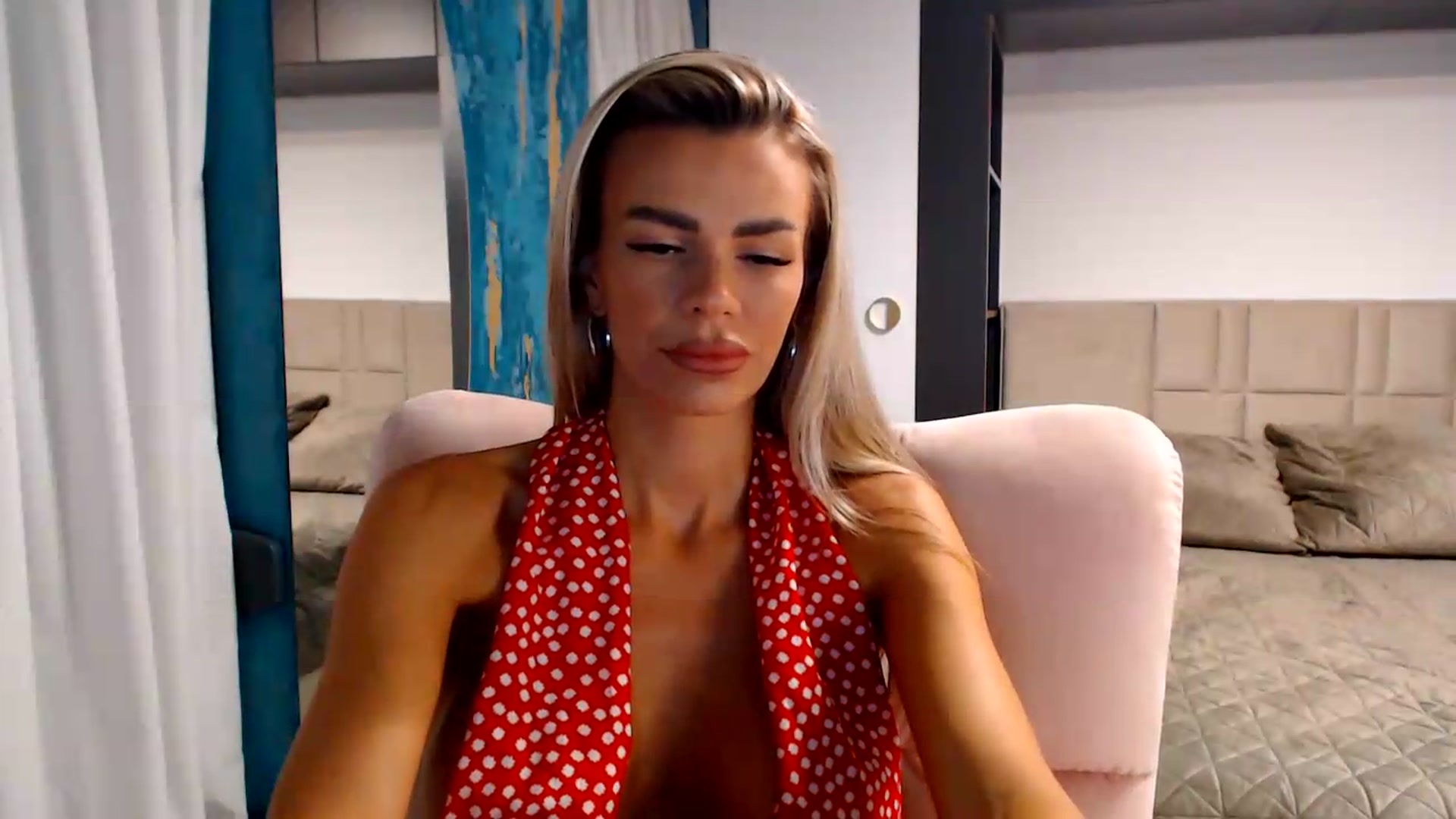 Gallery image thumbnail from D_y_y's myfreecams stream on, 08/11/2026, 05:05 image 18 of 20