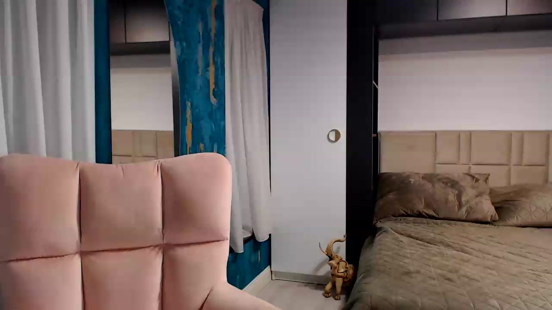 Gallery image thumbnail from D_y_y's myfreecams stream on, 08/21/2026, 05:15 image 1 of 20