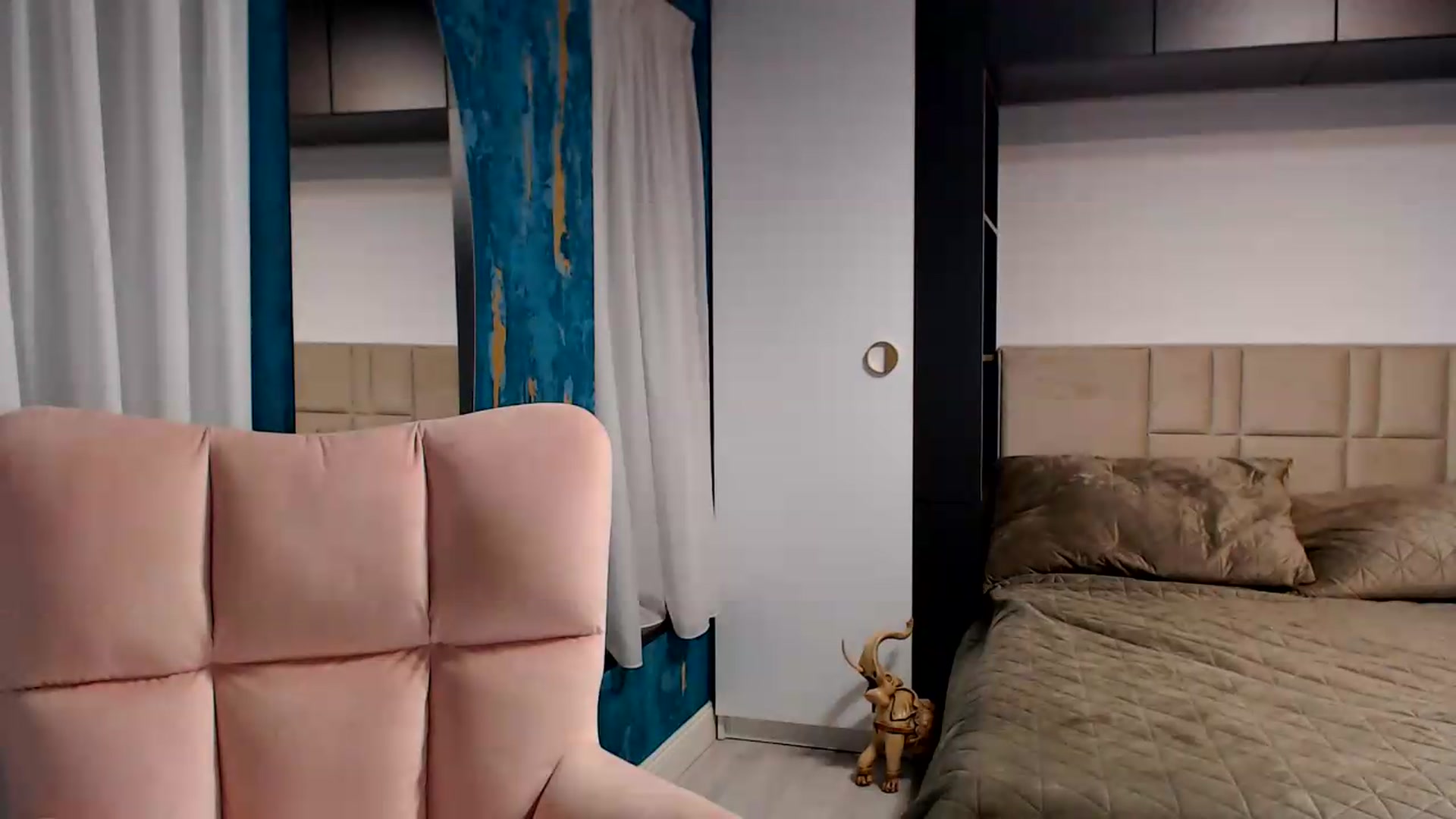 Gallery image thumbnail from D_y_y's myfreecams stream on, 08/21/2026, 05:15 image 2 of 20