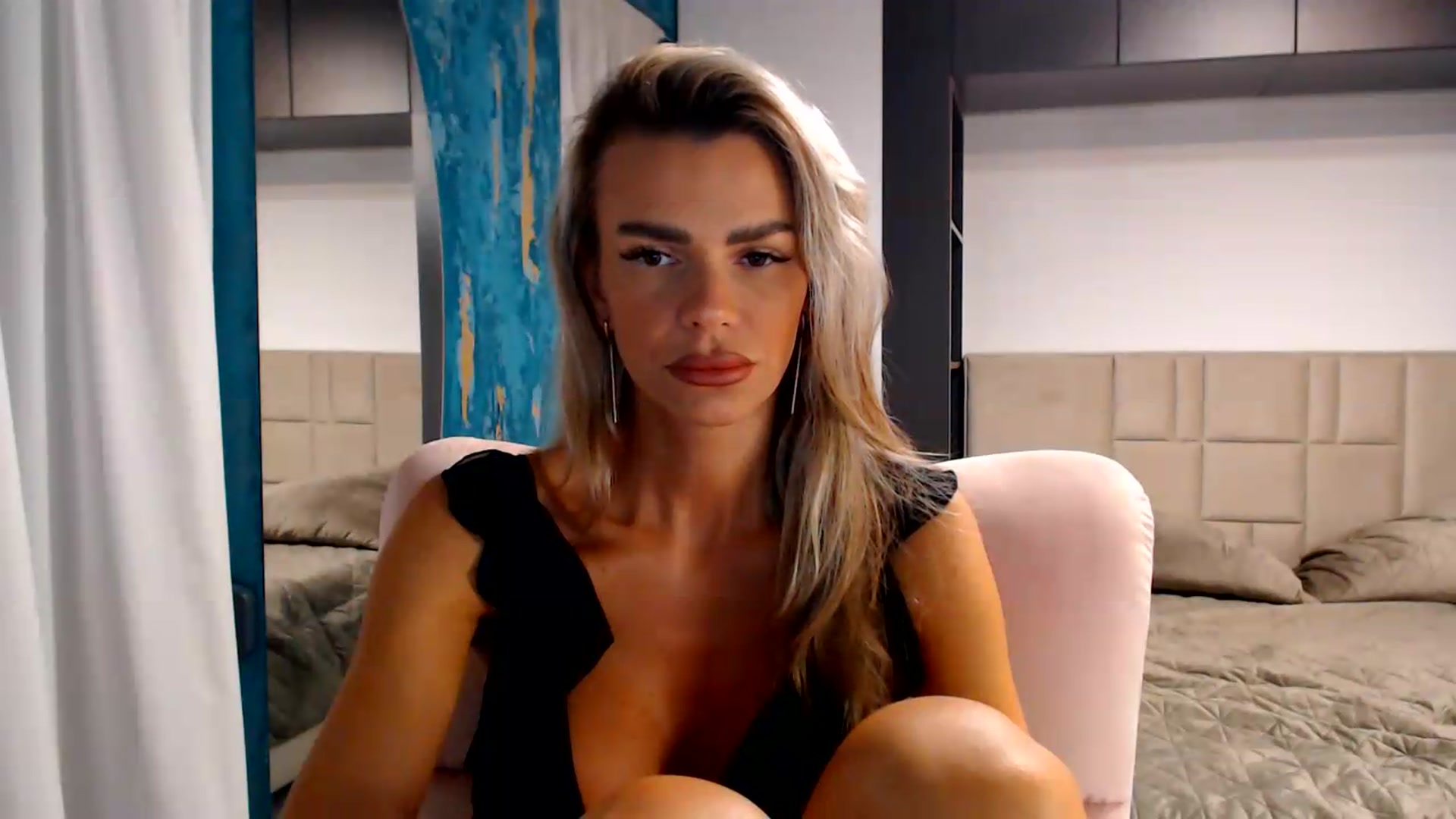 Gallery image thumbnail from D_y_y's myfreecams stream on, 08/25/2026, 05:06 image 9 of 20