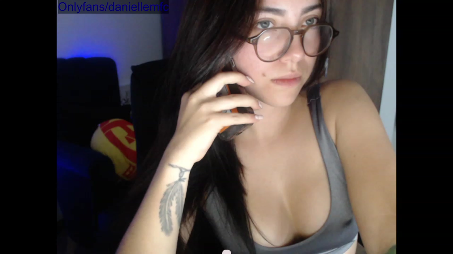 Gallery image thumbnail from Daaniela's myfreecams stream on, 11/18/2022, 01:42 image 13 of 20