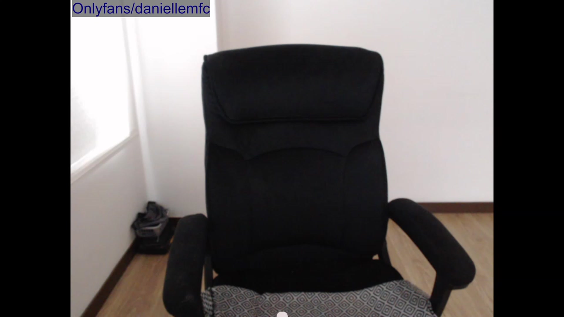 Gallery image thumbnail from Daaniela's myfreecams stream on, 01/06/2023, 14:28 image 15 of 20