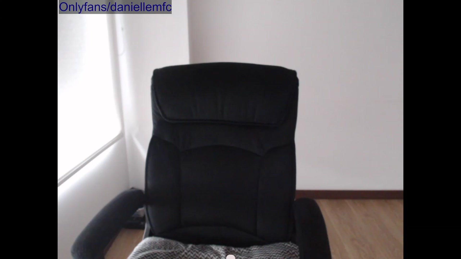 Gallery image thumbnail from Daaniela's myfreecams stream on, 01/18/2023, 16:16 image 19 of 20