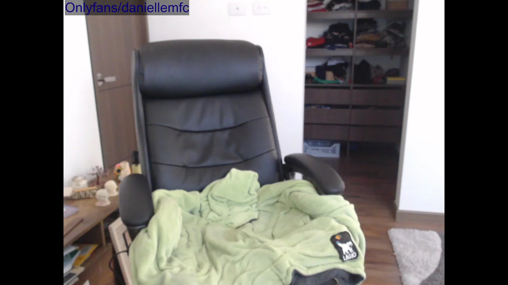 Gallery image thumbnail from Daaniela's myfreecams stream on, 02/28/2023, 15:14 image 2 of 20