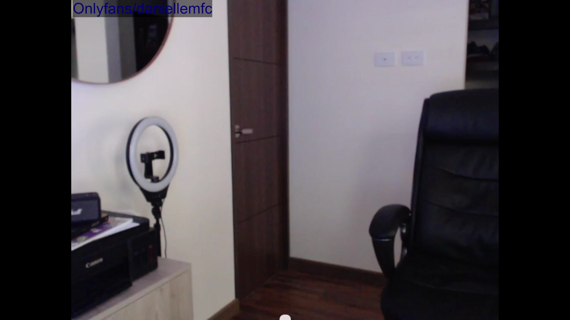 Gallery image thumbnail from Daaniela's myfreecams stream on, 03/06/2023, 21:23 image 17 of 20