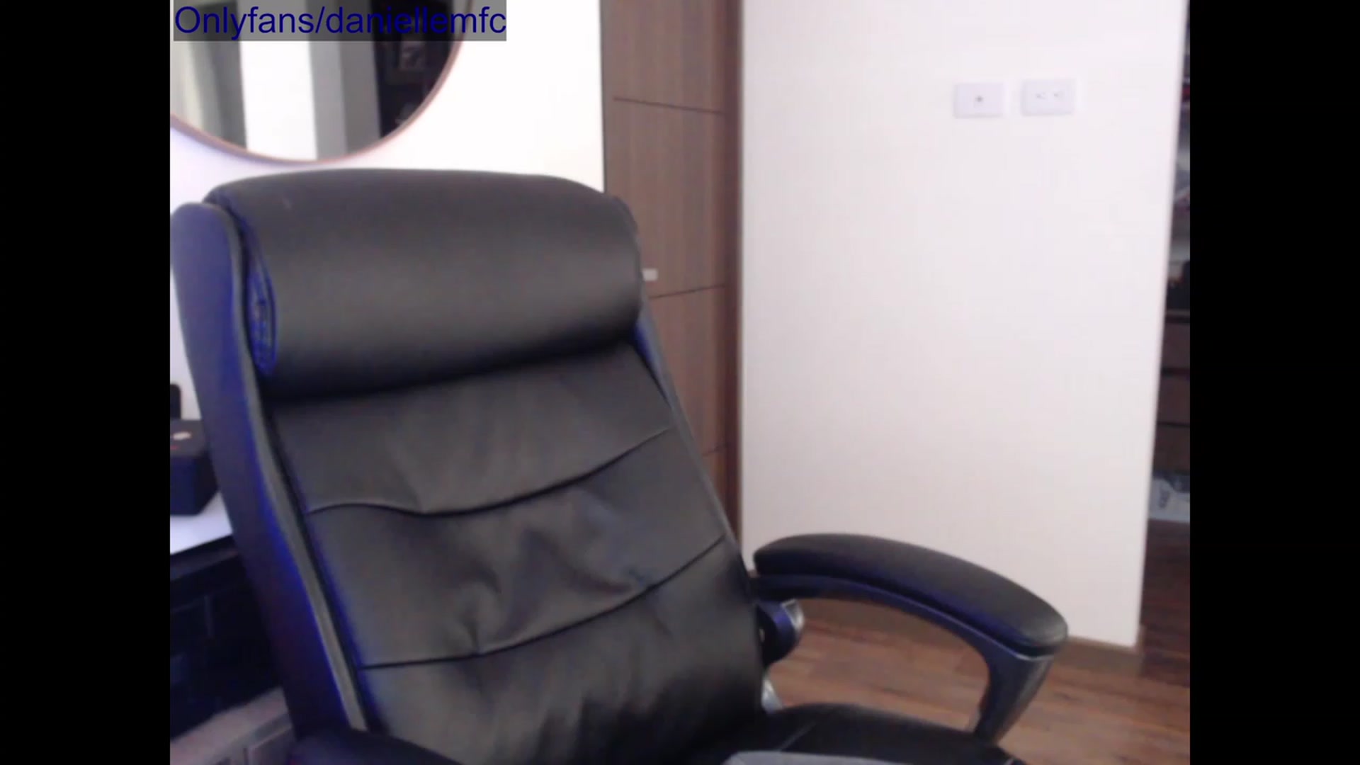 Gallery image thumbnail from Daaniela's myfreecams stream on, 03/14/2023, 16:58 image 3 of 20
