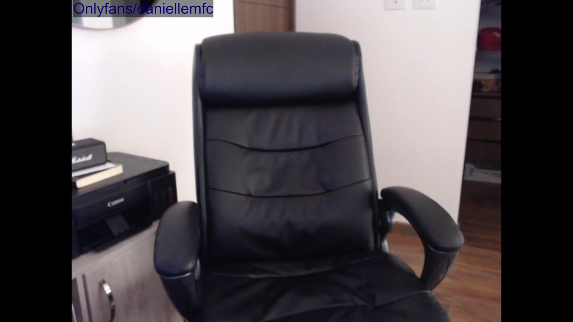 Gallery image thumbnail from Daaniela's myfreecams stream on, 03/20/2023, 18:18 image 8 of 20