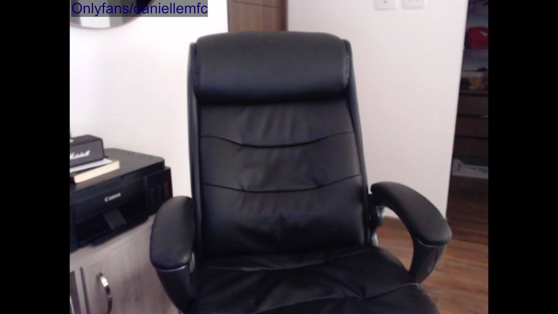 Gallery image thumbnail from Daaniela's myfreecams stream on, 03/20/2023, 18:18 image 12 of 20