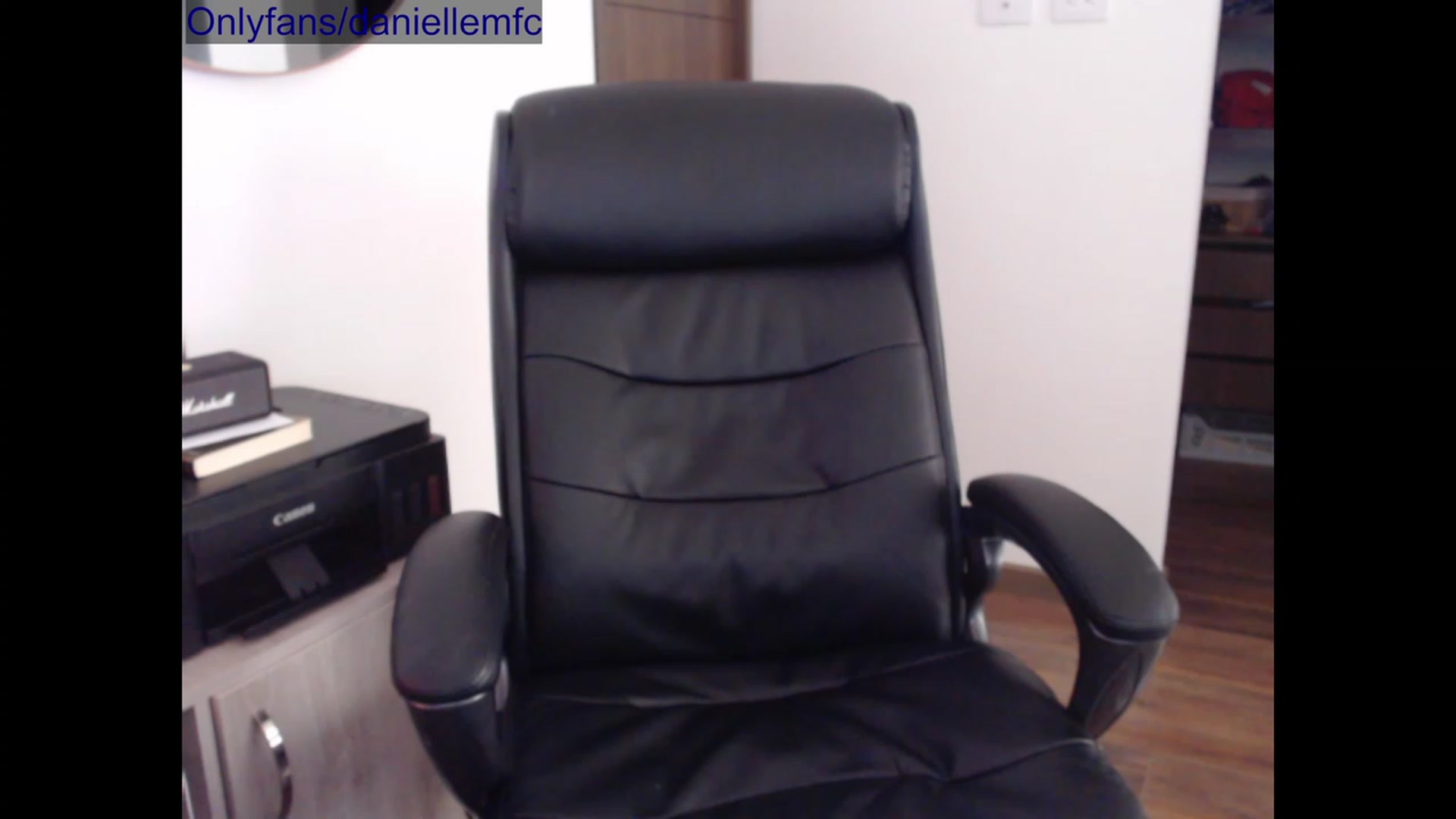 Gallery image thumbnail from Daaniela's myfreecams stream on, 03/20/2023, 18:18 image 9 of 20