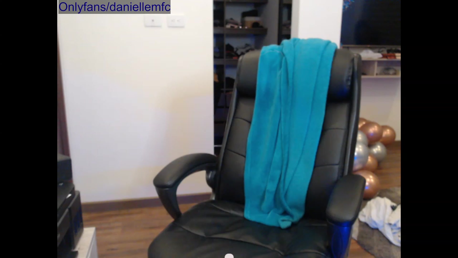 Gallery image thumbnail from Daaniela's myfreecams stream on, 05/02/2023, 02:54 image 8 of 20