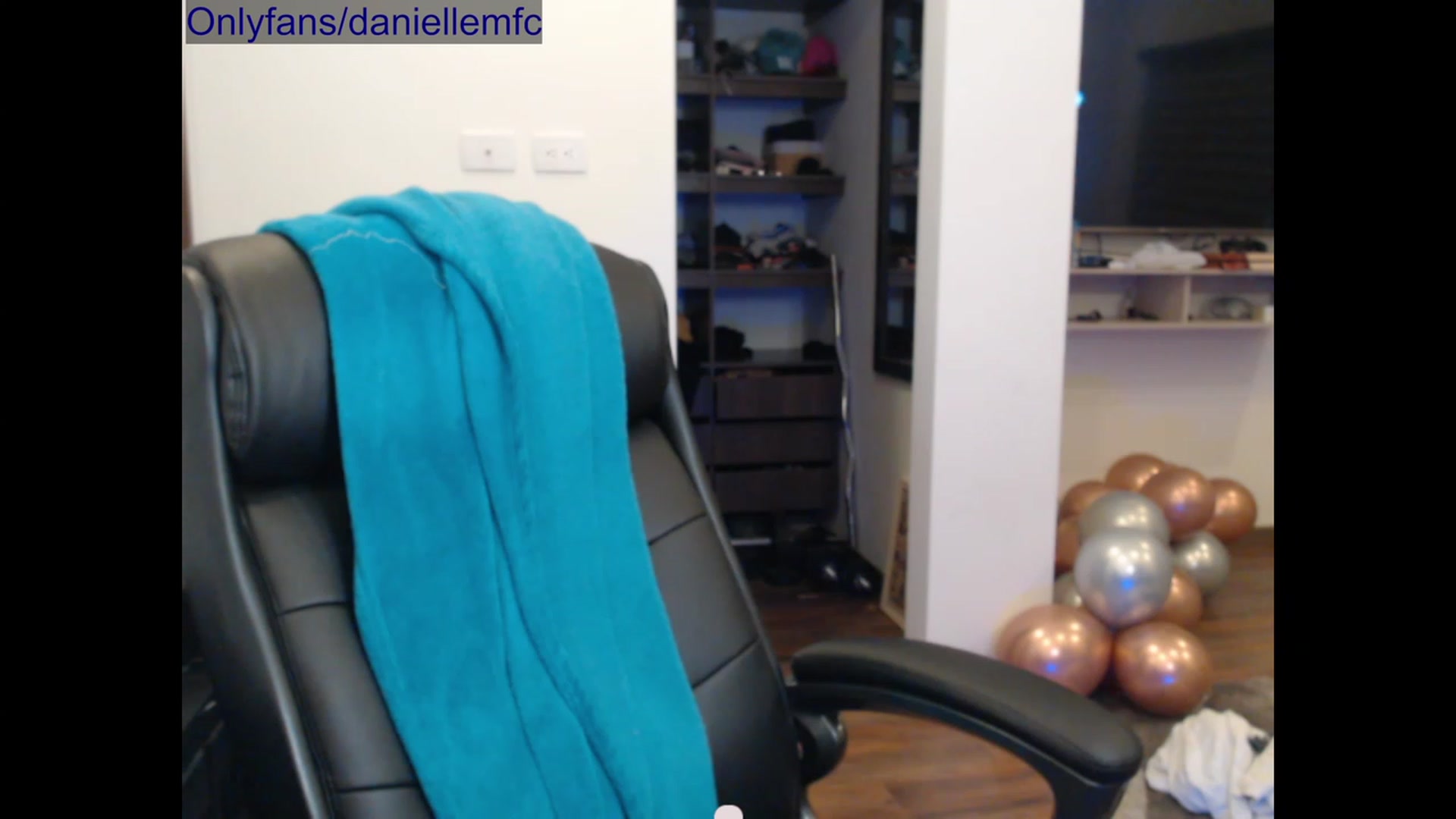 Gallery image thumbnail from Daaniela's myfreecams stream on, 05/02/2023, 02:54 image 19 of 20