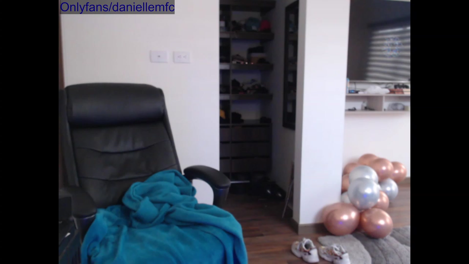 Gallery image thumbnail from Daaniela's myfreecams stream on, 05/02/2023, 14:41 image 2 of 20