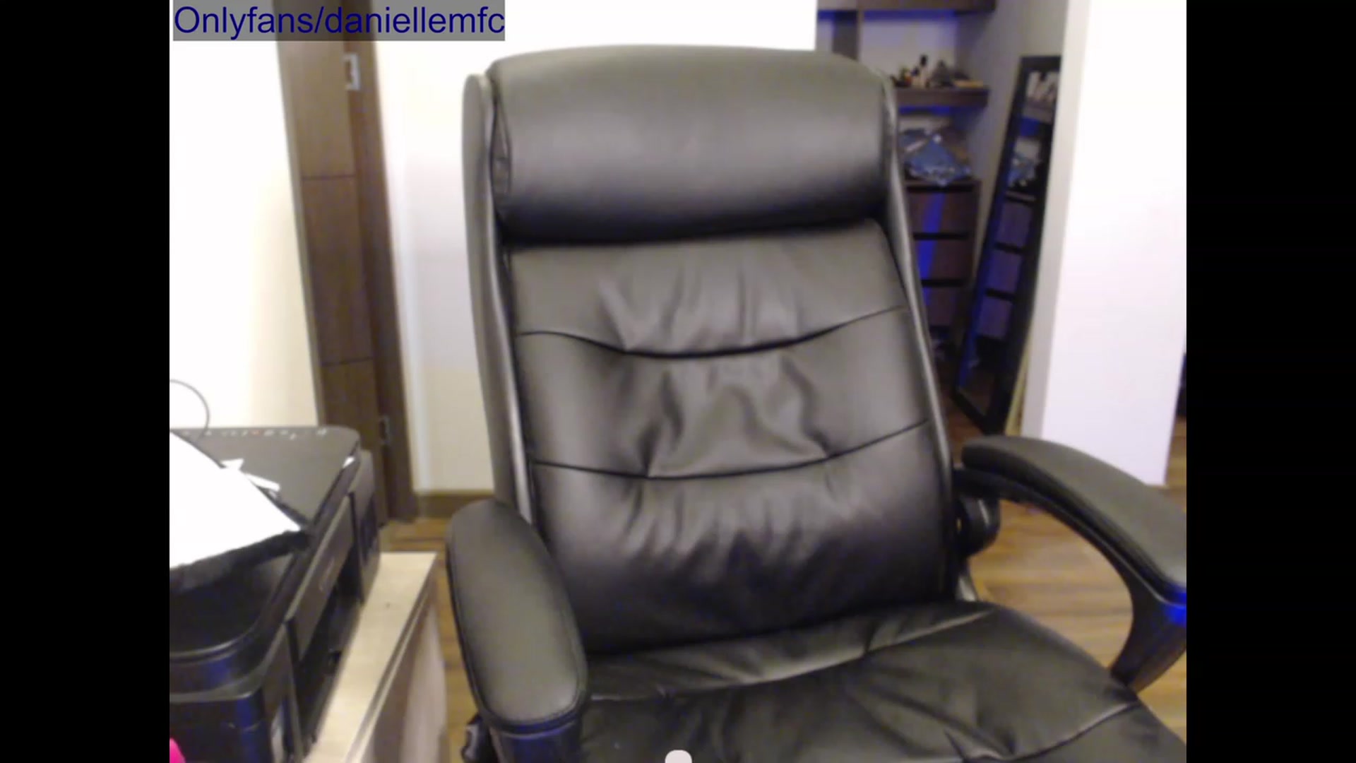 Gallery image thumbnail from Daaniela's myfreecams stream on, 05/10/2023, 02:28 image 13 of 20