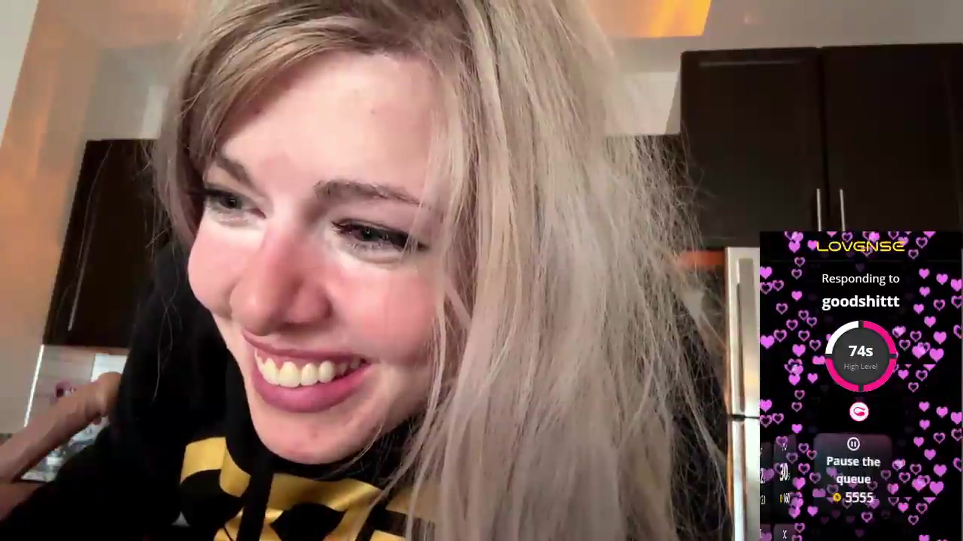 Gallery image thumbnail from DaddyProperty's myfreecams stream on, 05/10/2026, 21:42 image 4 of 20