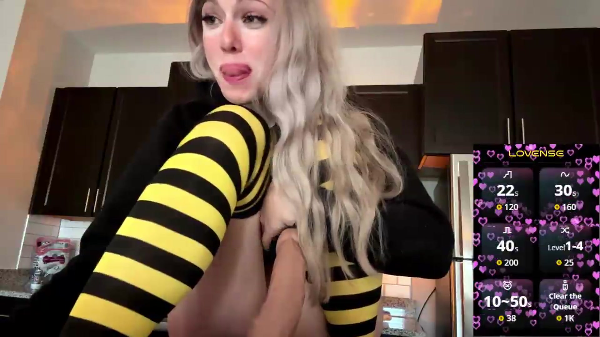 Gallery image thumbnail from DaddyProperty's myfreecams stream on, 05/10/2026, 21:42 image 15 of 20