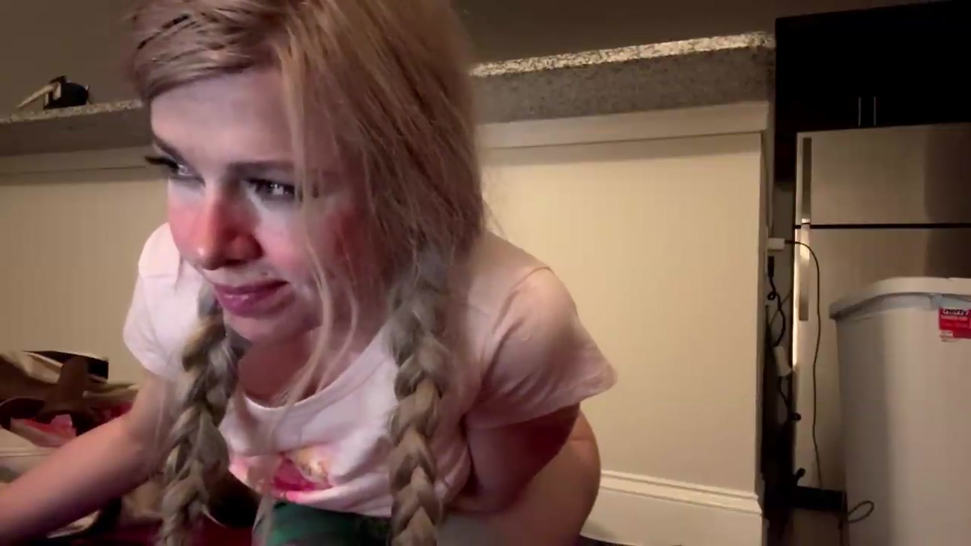 Gallery image thumbnail from DaddyProperty's myfreecams stream on, 05/16/2026, 01:43 image 13 of 20
