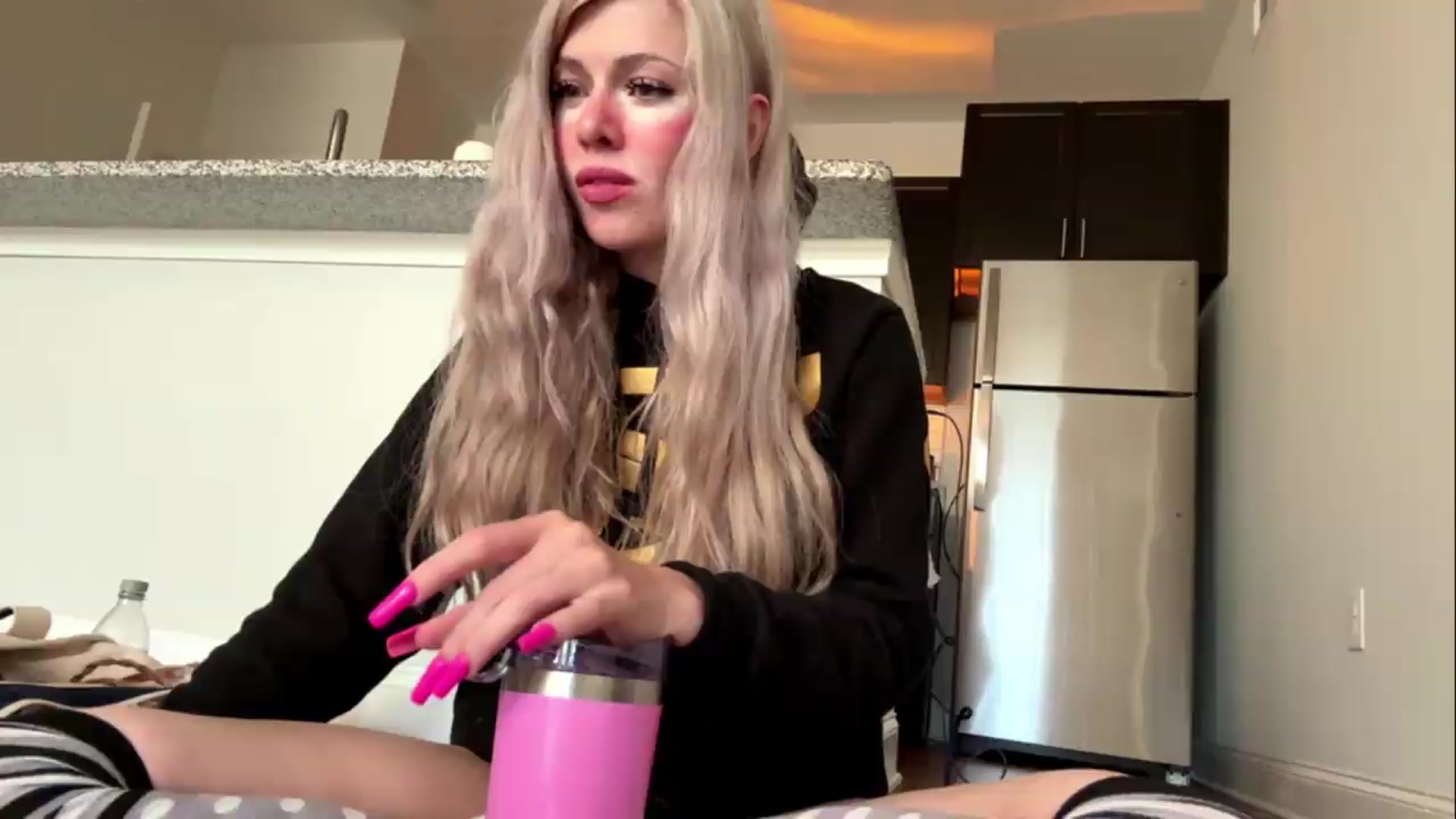Gallery image thumbnail from DaddyProperty's myfreecams stream on, 05/18/2026, 23:29 image 16 of 20
