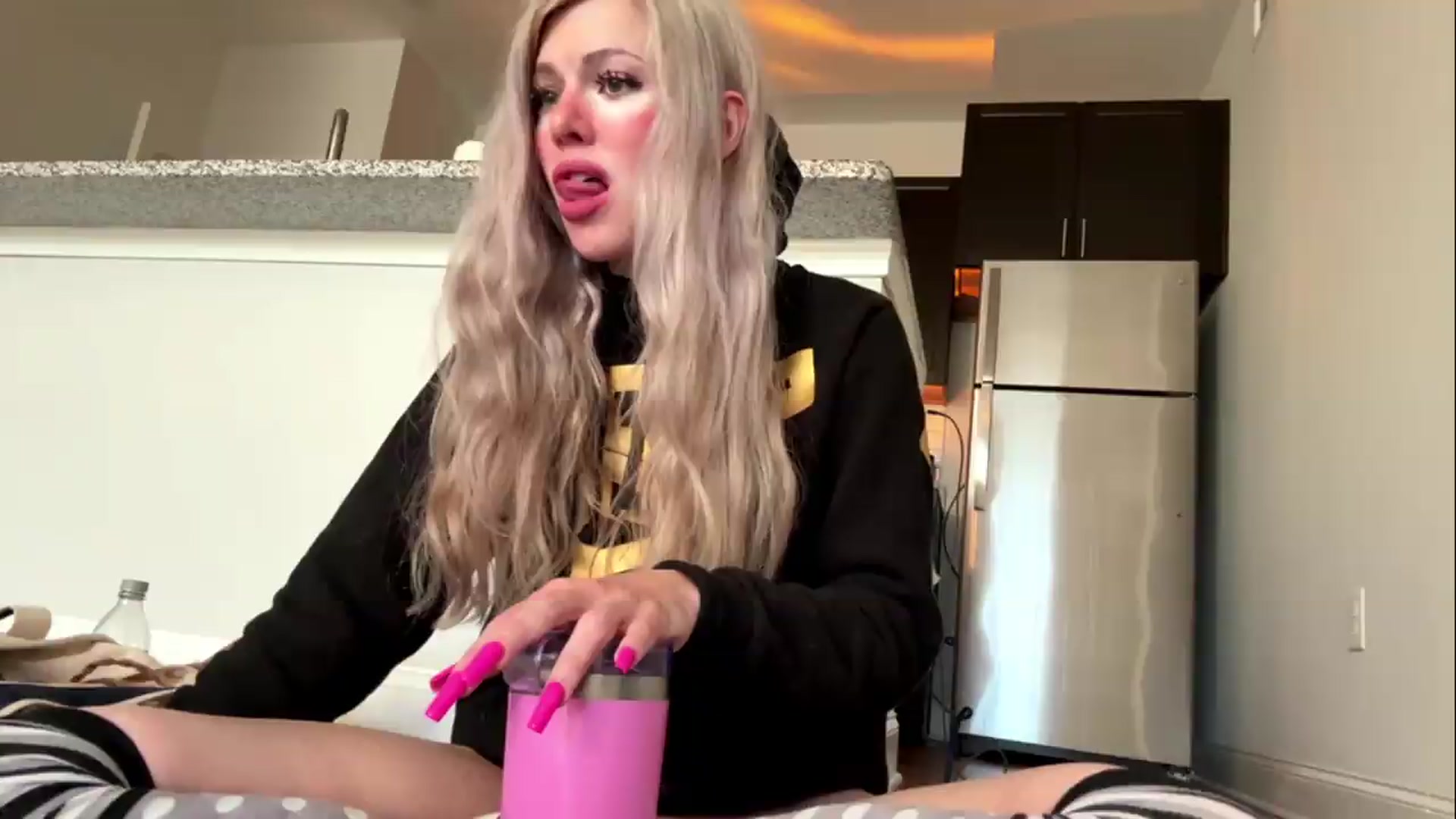 Gallery image thumbnail from DaddyProperty's myfreecams stream on, 05/18/2026, 23:29 image 7 of 20