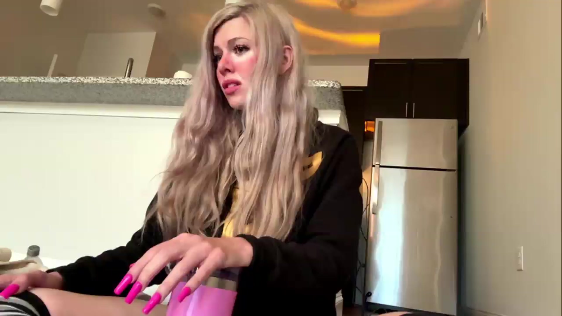Gallery image thumbnail from DaddyProperty's myfreecams stream on, 05/18/2026, 23:55 image 14 of 20