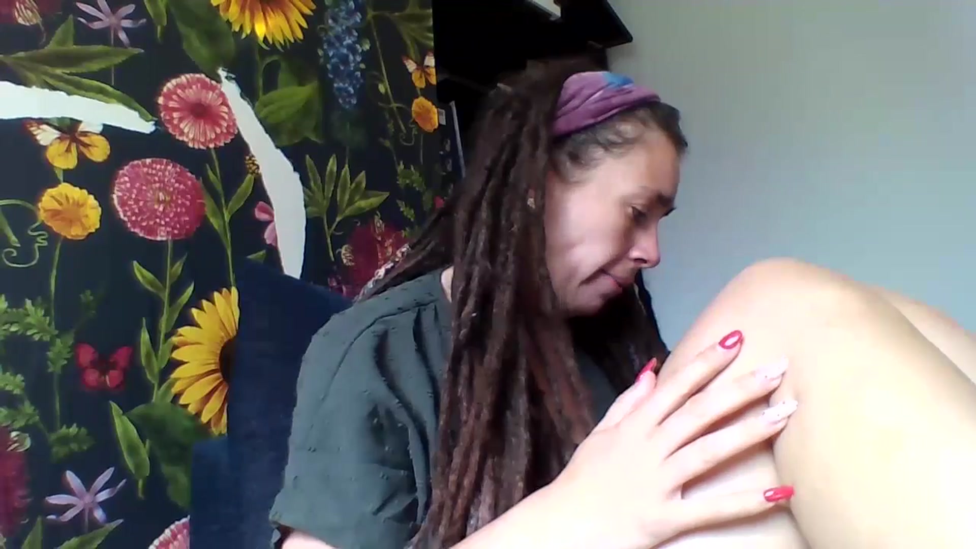 Gallery image thumbnail from Daddysgirl20's myfreecams stream on, 08/17/2024, 10:19 image 8 of 20