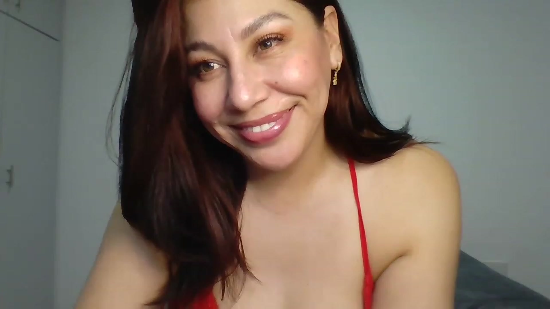 Gallery image thumbnail from DafneMFC's myfreecams stream on, 11/15/2022, 05:02 image 13 of 20