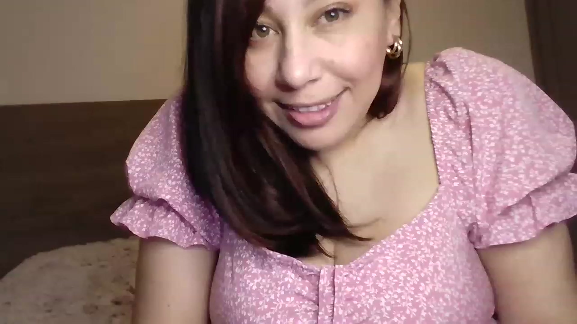 Gallery image thumbnail from DafneMFC's myfreecams stream on, 11/19/2022, 14:40 image 2 of 20