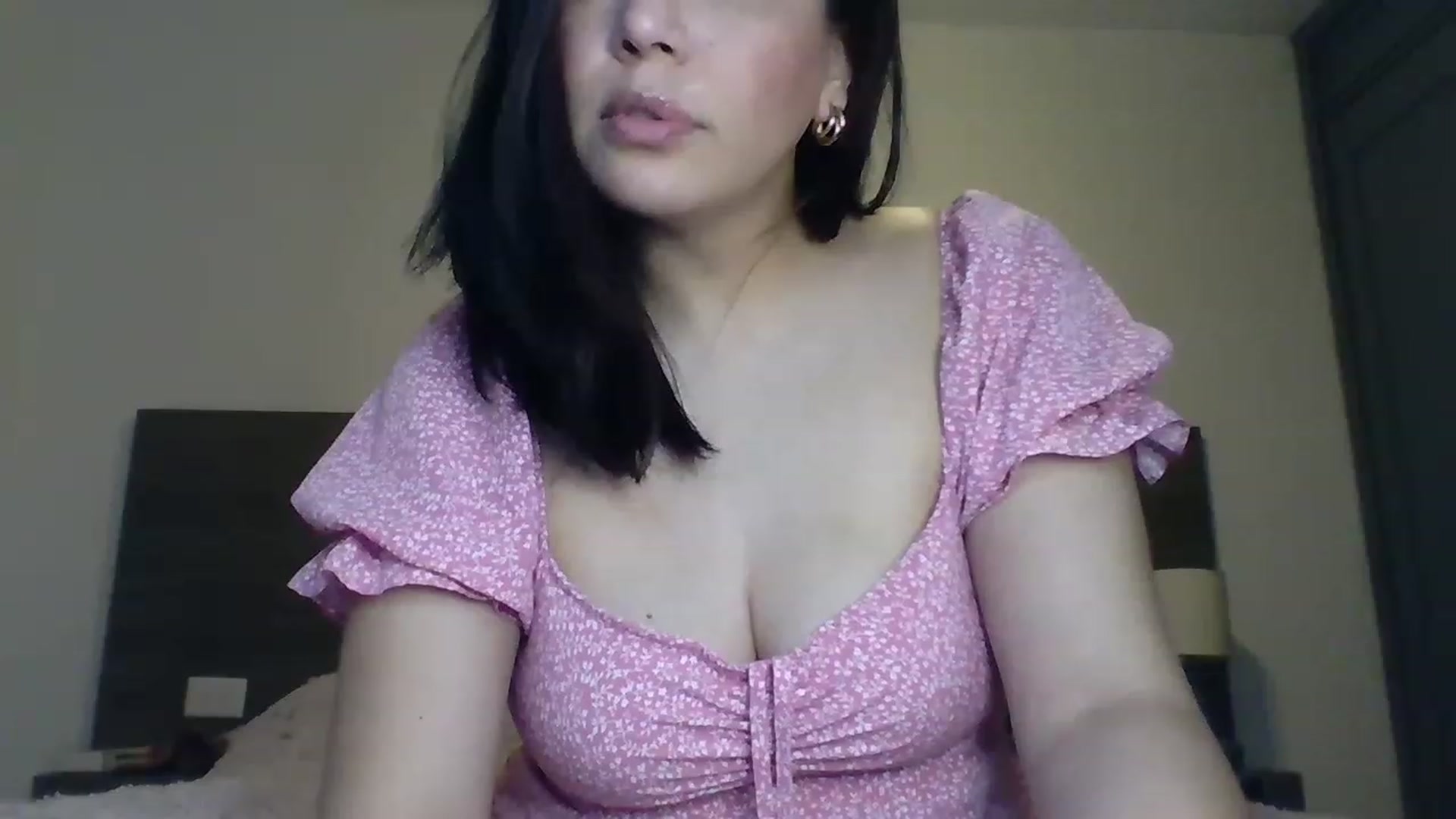 Gallery image thumbnail from DafneMFC's myfreecams stream on, 11/19/2022, 14:40 image 4 of 20