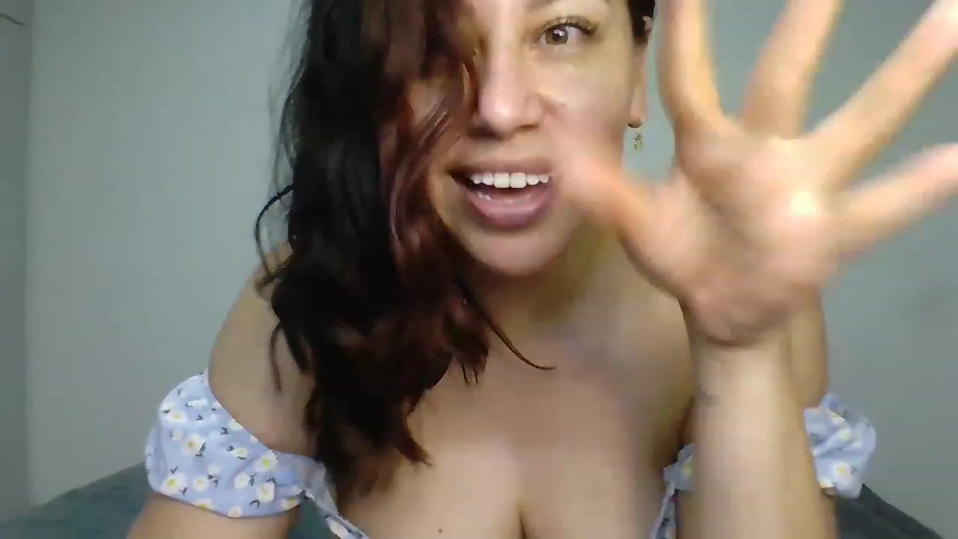 Gallery image thumbnail from DafneMFC's myfreecams stream on, 11/22/2022, 06:15 image 16 of 20