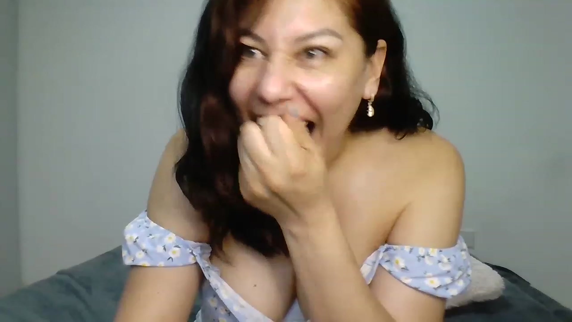 Gallery image thumbnail from DafneMFC's myfreecams stream on, 11/22/2022, 08:27 image 10 of 20