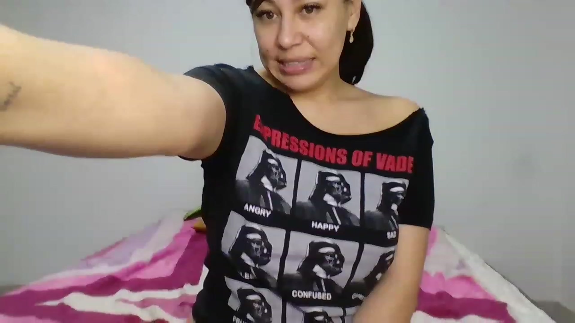 Gallery image thumbnail from DafneMFC's myfreecams stream on, 11/28/2022, 05:39 image 18 of 20