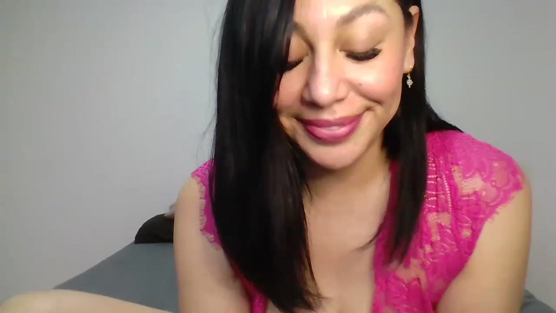 Gallery image thumbnail from DafneMFC's myfreecams stream on, 02/06/2023, 05:04 image 17 of 20