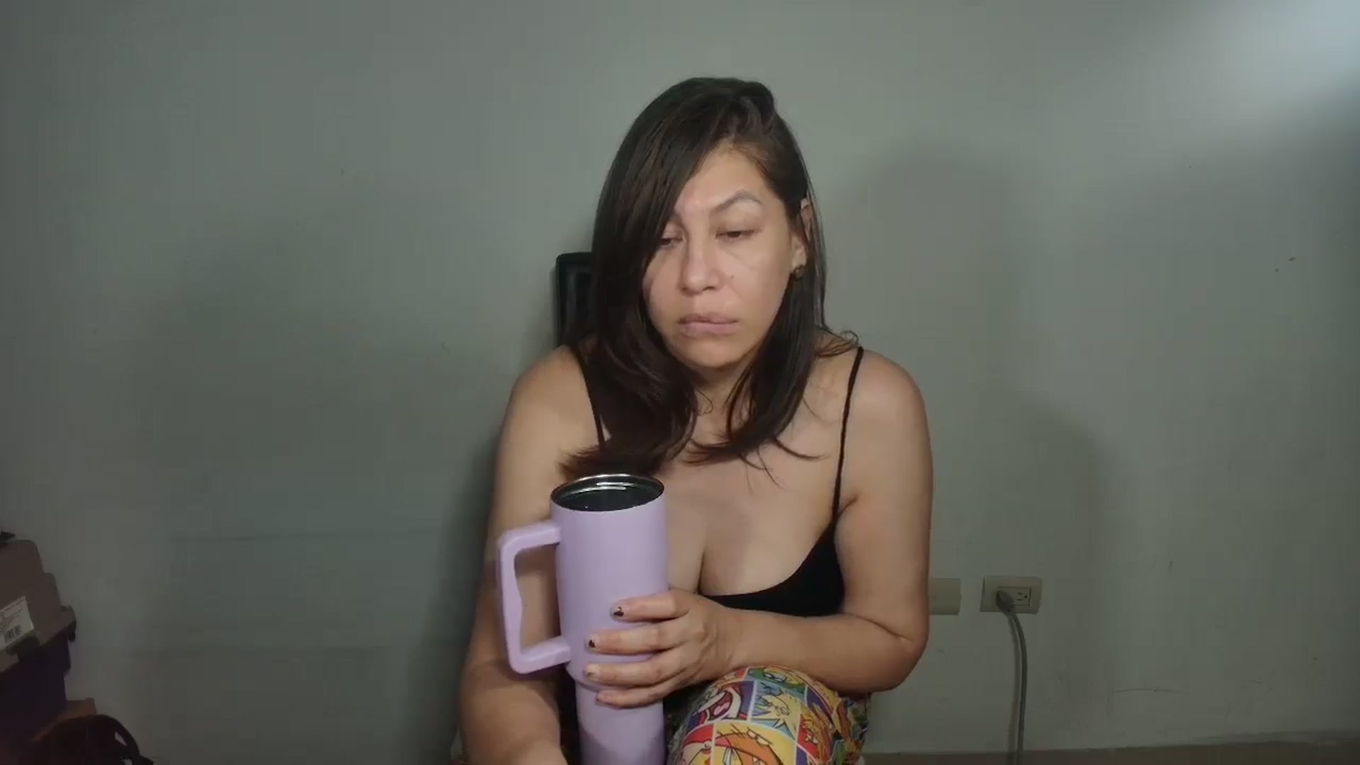 Gallery image thumbnail from DafneMFC's myfreecams stream on, 04/15/2025, 08:22 image 17 of 20