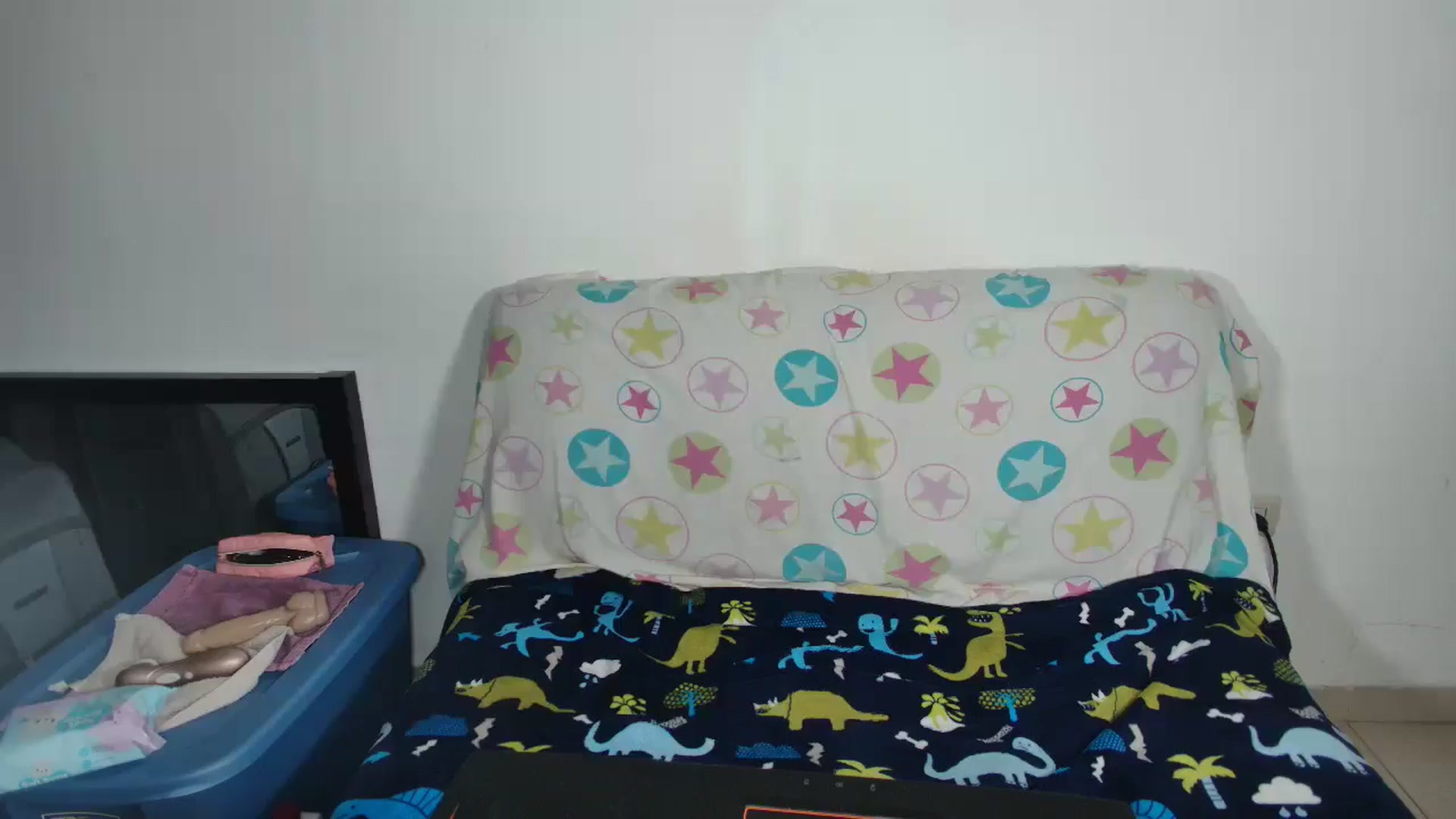 Gallery image thumbnail from DafneMFC's myfreecams stream on, 05/01/2025, 14:27 image 10 of 20