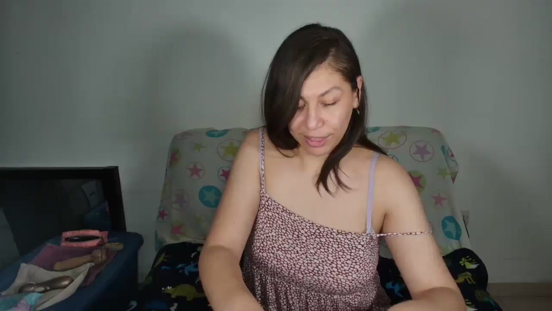Gallery image thumbnail from DafneMFC's myfreecams stream on, 05/01/2025, 14:27 image 4 of 20