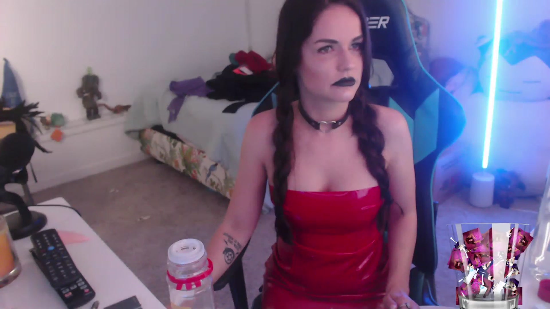 Gallery image thumbnail from DahliaIsDopey's myfreecams stream on, 12/02/2022, 03:47 image 14 of 20